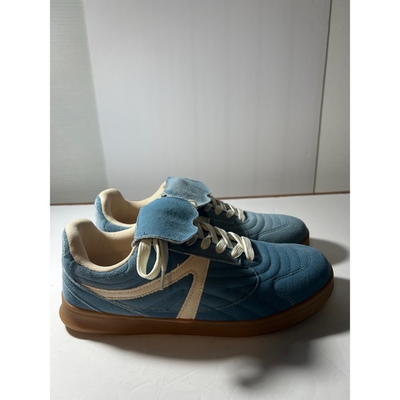 Cushionaire nwot Blue Suede Sneakers with Cream Accents - Picture 4 of 7